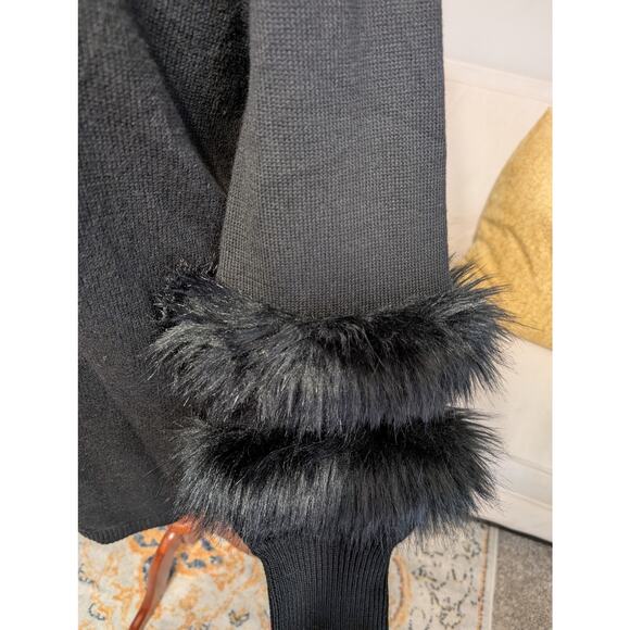 Chico’s Black Faux Fur Cuff Cardigan – Size 2 - Picture 4 of 5